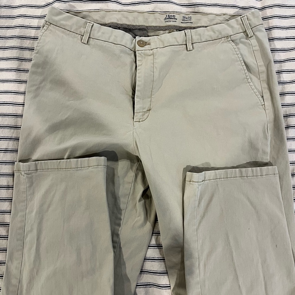 Izod Men’s Saltwater Chino 38x32
